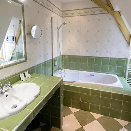 Le Grenier A Sel 4*