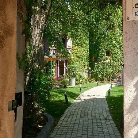 Le Grenier A Sel Отель 4*