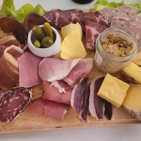 Le Grenier A Sel ホテル 4*