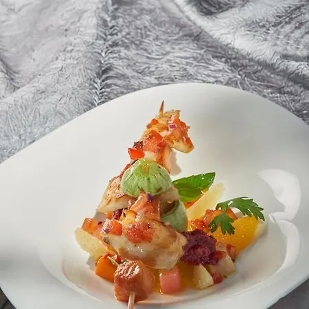 Le Grenier A Sel 4* モンリュソン