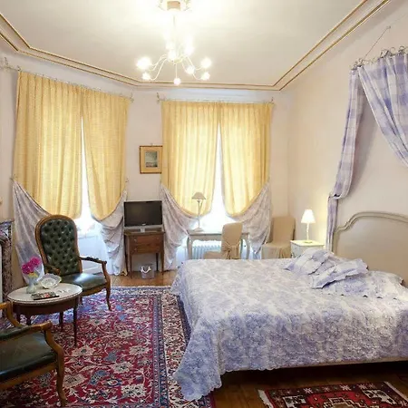 Le Grenier A Sel モンリュソン