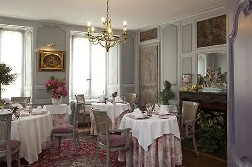 Le Grenier A Sel Отель Монлюсон